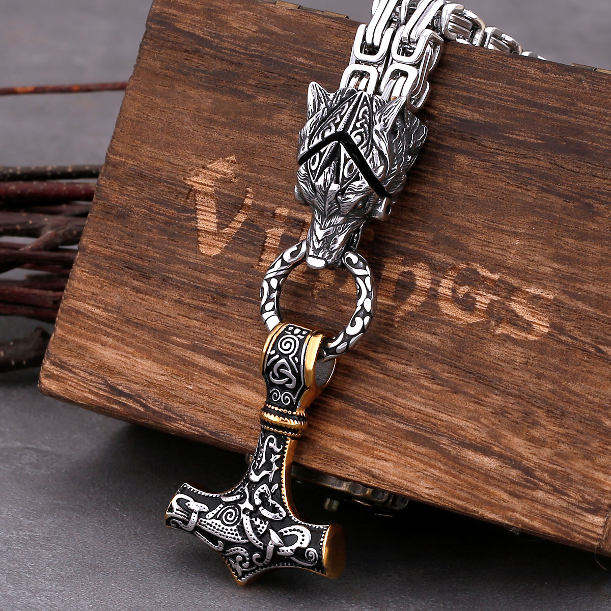 Battle Rope Anchor - Glamorous Stainless Steel Wolf Head Necklace